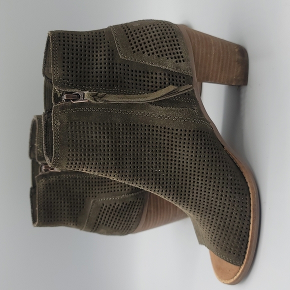 Toms Women's Size 8 Majorca Perforated Peep Toe Ankle Boots olive green - Picture 5 of 7